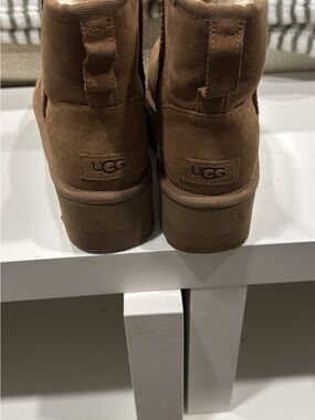 UGG Women's Chestnut Brown Suede Short Boots